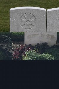 Lijssenthoek Military Cemetery - Robinson, John William
