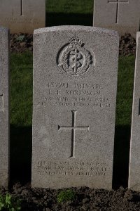 Lijssenthoek Military Cemetery - Robinson, L E