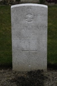 Lijssenthoek Military Cemetery - Ross, Arthur Claude