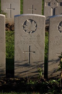Lijssenthoek Military Cemetery - Ross, Ernest Arthur