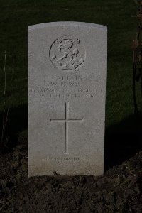 Lijssenthoek Military Cemetery - Ross, Walter Urquhart