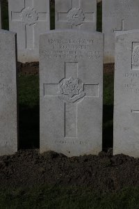 Lijssenthoek Military Cemetery - Rothwell, T