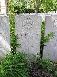 Lijssenthoek Military Cemetery - Roulston, J