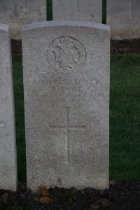 Lijssenthoek Military Cemetery - Rowe, T