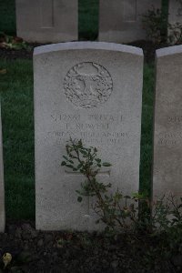 Lijssenthoek Military Cemetery - Rowell, T