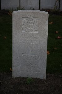 Lijssenthoek Military Cemetery - Roxbrough, William Henry