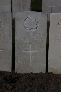 Lijssenthoek Military Cemetery - Roy, A