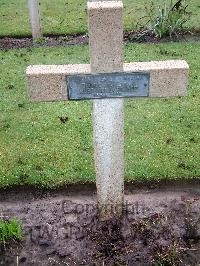 Lijssenthoek Military Cemetery - Roux, Pierre