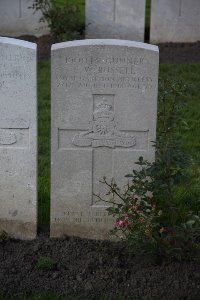 Lijssenthoek Military Cemetery - Russell, Ernest William