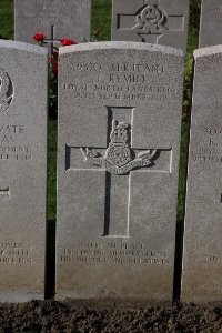 Lijssenthoek Military Cemetery - Rymill, T