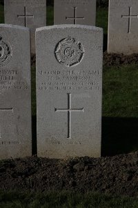 Lijssenthoek Military Cemetery - Sampson, Hugh Delane