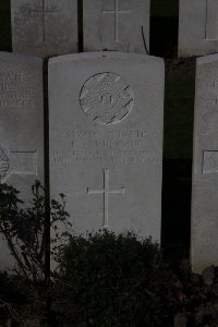 Lijssenthoek Military Cemetery - Sanderson, P