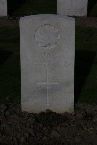 Lijssenthoek Military Cemetery - Saunders, Austin Lyman