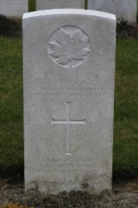 Lijssenthoek Military Cemetery - Saunders, Thomas Brehaut