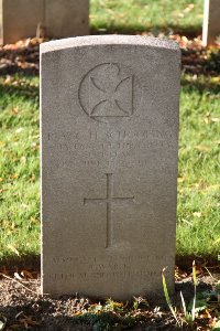 Lijssenthoek Military Cemetery - Schooling, The Rev. Cecil Herbert