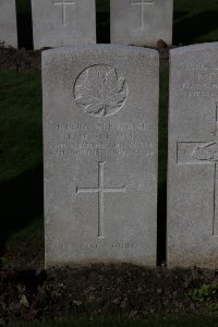 Lijssenthoek Military Cemetery - Scott, E