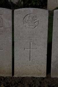 Lijssenthoek Military Cemetery - Scott, Walter