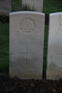 Lijssenthoek Military Cemetery - Seader, James Sydney