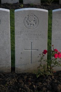 Lijssenthoek Military Cemetery - Shakespeare, J