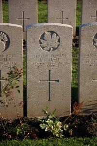 Lijssenthoek Military Cemetery - Sharp, J L