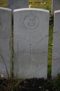 Lijssenthoek Military Cemetery - Sharpe, F