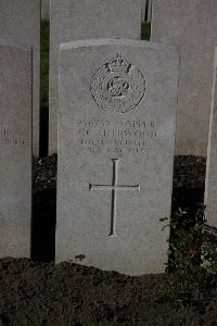 Lijssenthoek Military Cemetery - Sherwood, J C