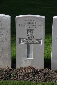 Lijssenthoek Military Cemetery - Shields, John