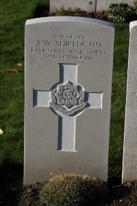 Lijssenthoek Military Cemetery - Shields, J W