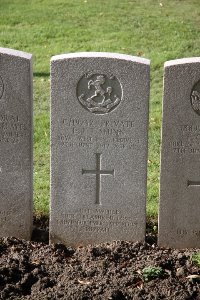 Lijssenthoek Military Cemetery - Shinn, Leslie John Thomas