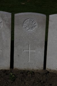 Lijssenthoek Military Cemetery - Shipley, Herbert