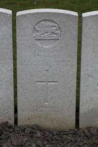 Lijssenthoek Military Cemetery - Shirt, John William