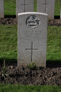 Lijssenthoek Military Cemetery - Shirt, Joseph
