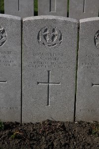 Lijssenthoek Military Cemetery - Shore, Albert