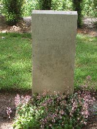 Lijssenthoek Military Cemetery - Sille, Adolph