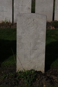 Lijssenthoek Military Cemetery - Simonds, Charles Henville