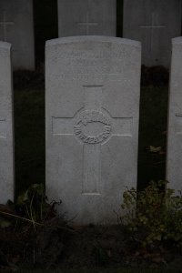 Lijssenthoek Military Cemetery - Simons, Charles Edward
