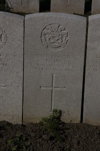 Lijssenthoek Military Cemetery - Sims, J