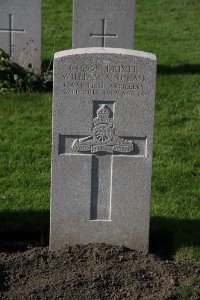 Lijssenthoek Military Cemetery - Sinclair, William
