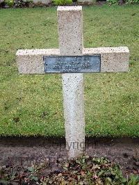 Lijssenthoek Military Cemetery - Sinot, Phillippe