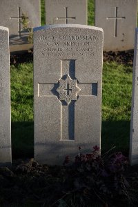 Lijssenthoek Military Cemetery - Skelton, G W