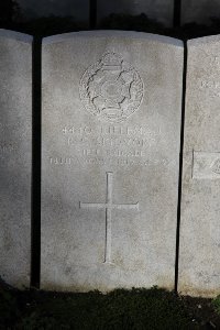Lijssenthoek Military Cemetery - Skidmore, R C