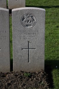 Lijssenthoek Military Cemetery - Skinner, C