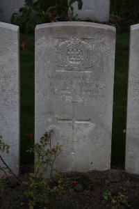 Lijssenthoek Military Cemetery - Skinner, T S A
