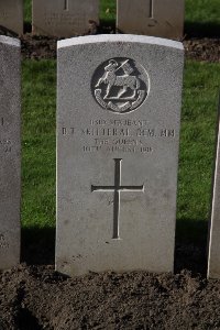 Lijssenthoek Military Cemetery - Skitteral, B T