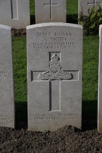 Lijssenthoek Military Cemetery - Smith, Albert