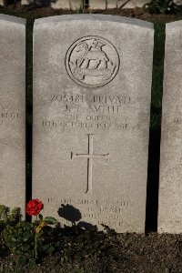 Lijssenthoek Military Cemetery - Smith, J T