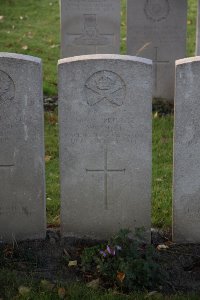 Lijssenthoek Military Cemetery - Snell, W