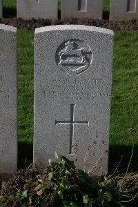 Lijssenthoek Military Cemetery - Sneyd, W