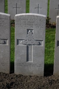Lijssenthoek Military Cemetery - Snow, Robert