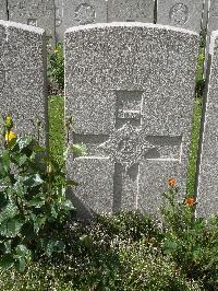 Lijssenthoek Military Cemetery - Sollis, E